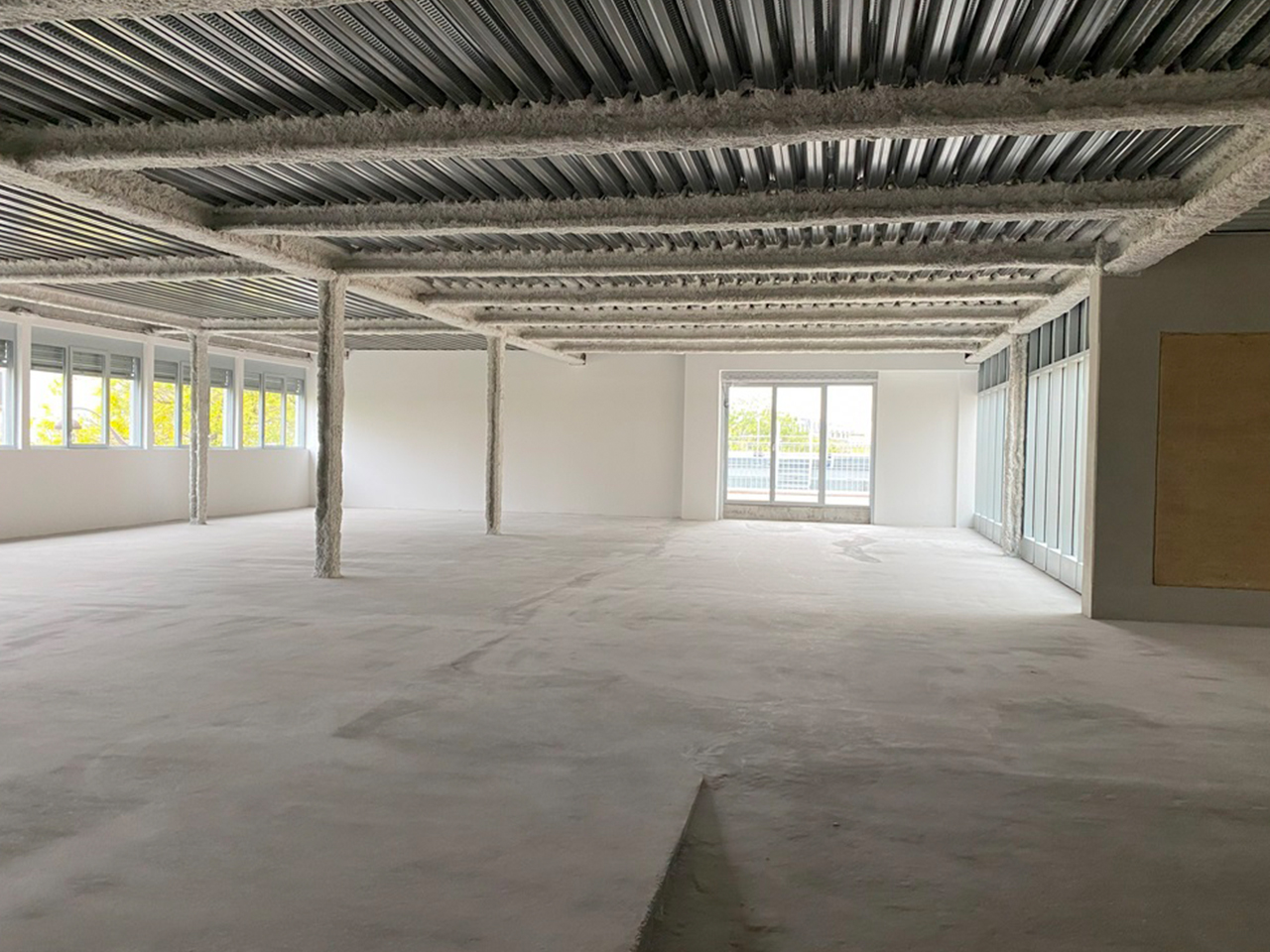 Grands bureaux à louer situés au 231 rue de Belleville dans le 19e arrondissement de Paris