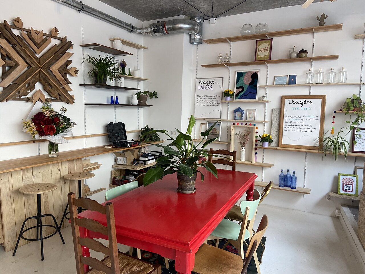Étagère café - Boutique café ateliers DIY Paris 11e