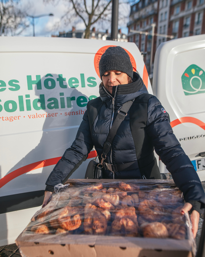 Les Hôtels Solidaires - une association qui lutte contre la précarité alimentaire installée par Paris Commerces à Paris 15e 