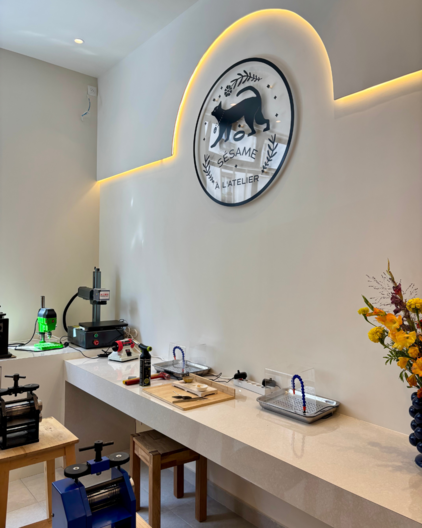 Sésame à l'atelier - bijouterie travaillant principalement sur l'argent 999 installée par Paris Commerces 
