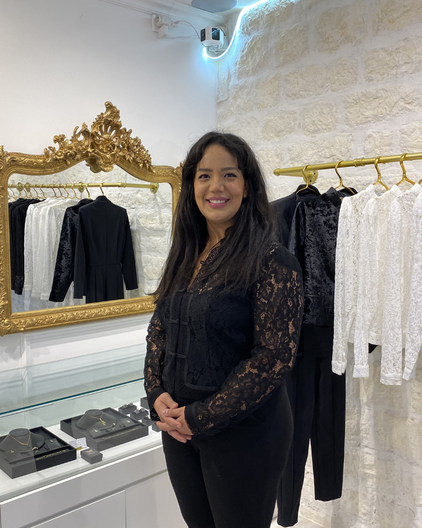 Hind Kroussa - Créations exclusives prêt-à-porter, joaillerie, chapelier et maroquinerie à Paris 8