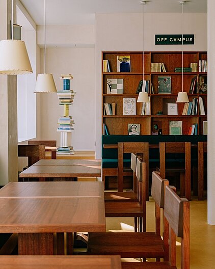 Café cours, Off-Campus