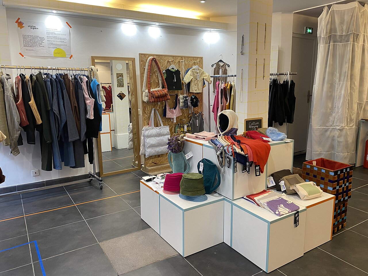 Stüdio Emmaüs - Boutique éphémère installée à Paris 11e par Paris Commerces