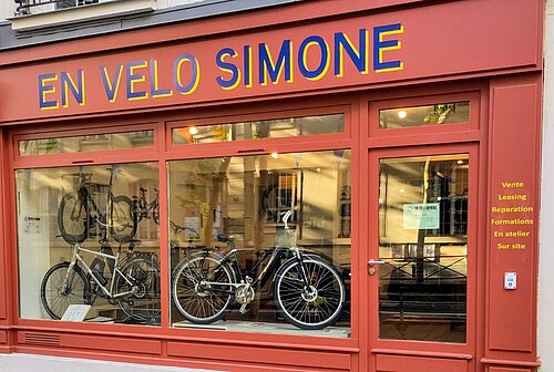 Devanture d'En Vélo Simone, boutique-atelier de vélos à Paris 19e