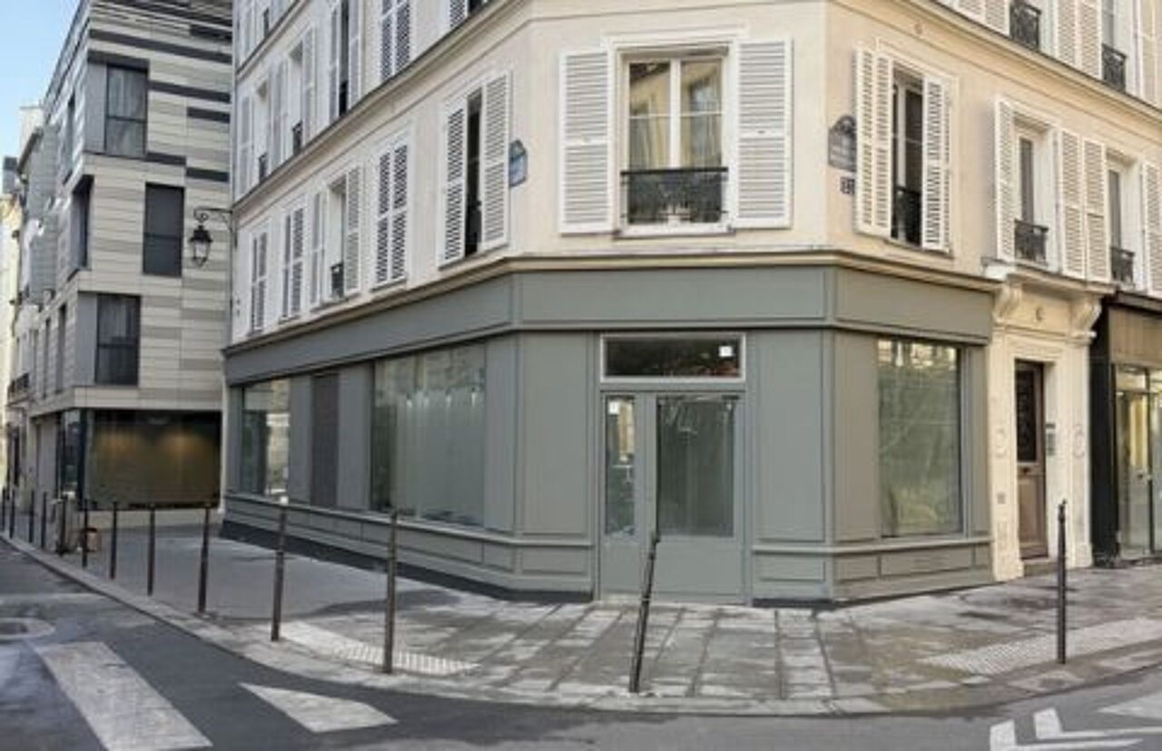 Devanture de local commercial loué par Paris Commerces dans le 3e arrondissement de Paris