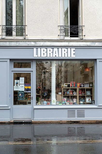 Devanture de la librairie La Zone Paris 14e