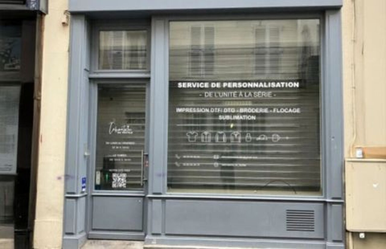 Devanture d'un local commercial Paris Commerces disponible à la locattion dans le 10e arrondissement de Paris