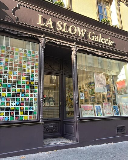 Devanture Slow Galerie à Paris Rive Gauche