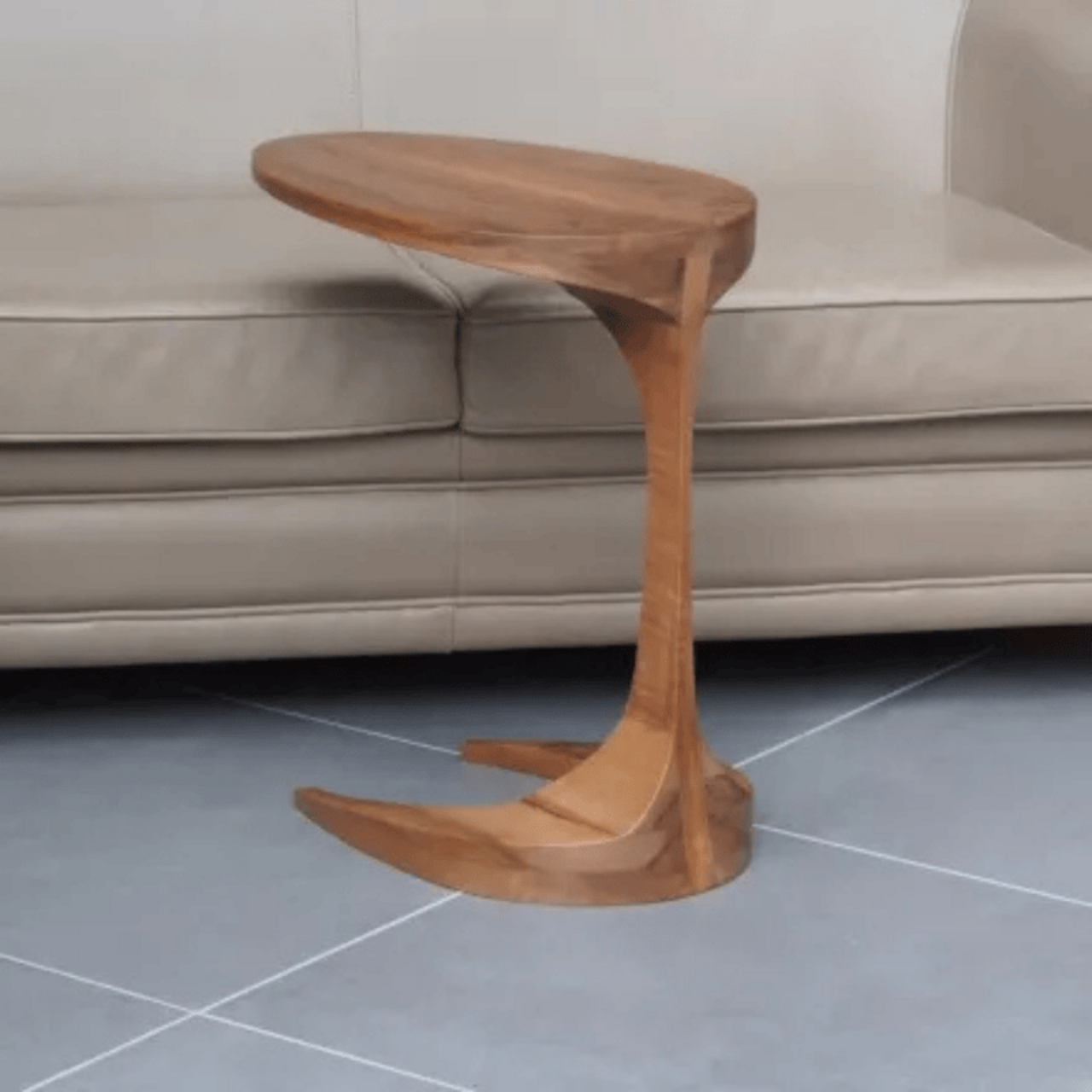 Bout de Canapé en noyer massif par l'Atelier Bris - 3e prix coup de cœur du public label Fabriqué à Paris 2025